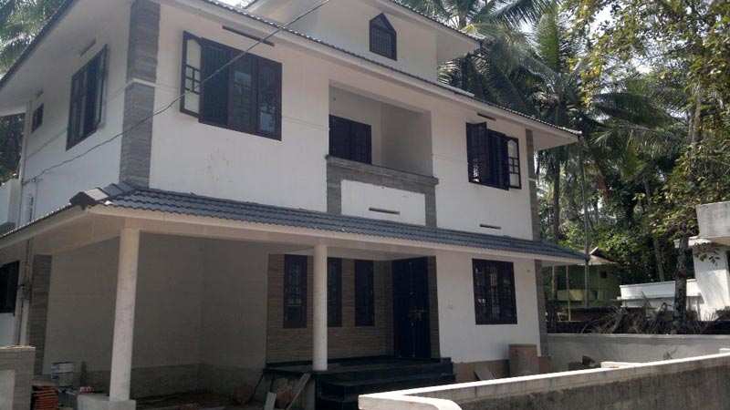 4 BHK Individual House/Home for Sale in Calicut Suburb (2000 Sq.ft.)