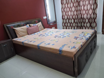 Tolet : Fully Furnished Spacious 3 BHK Independent Flat with Lift and Car Parking