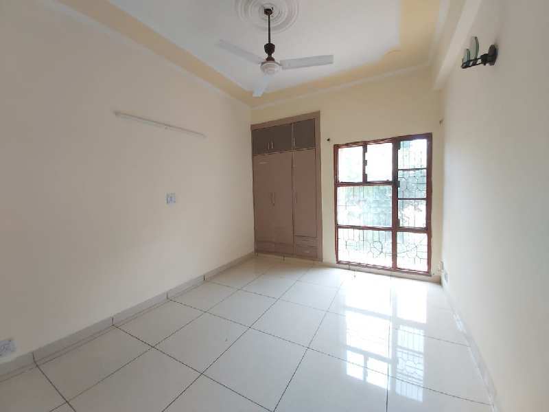 3 BHK first floor society flat for rent