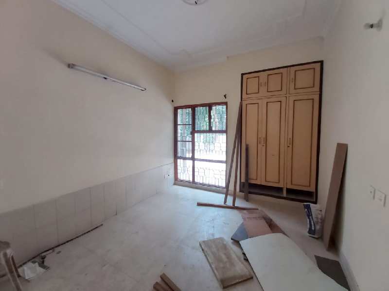 For Rent 3 BHK Ground Floor With Kitchen, Washroom, Drawing, Dinning, Sector 48 Chandigarh