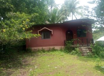 Plot for sale with house in Quepem