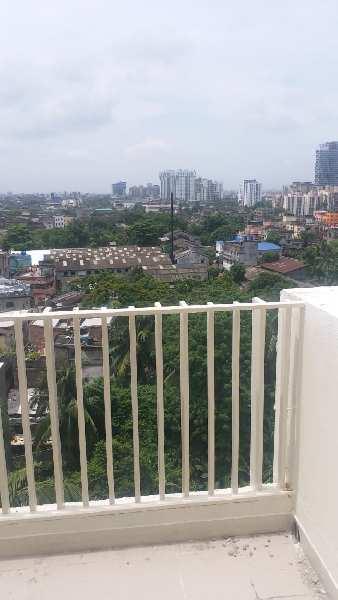 2 BHK Flats & Apartments for Rent in Tangra, Kolkata