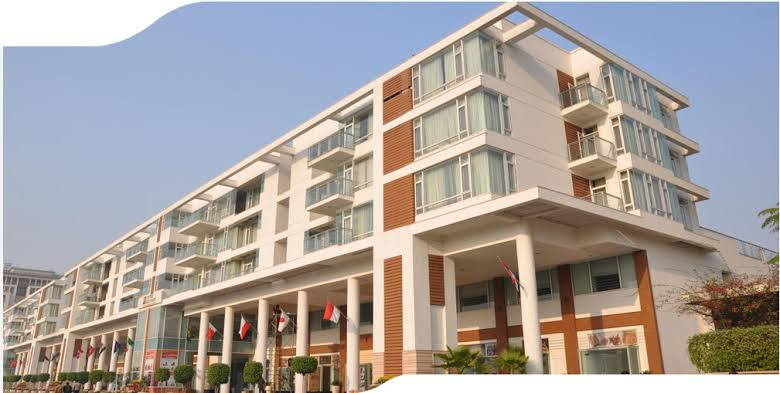4 BHK Flats & Apartments for Sale in Jaypee Greens, Greater Noida (3800 Sq.ft.)
