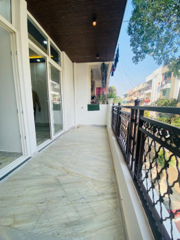 Flats & Apartments for Sale in Shakti Khand 4, Ghaziabad (135 Sq. Meter)