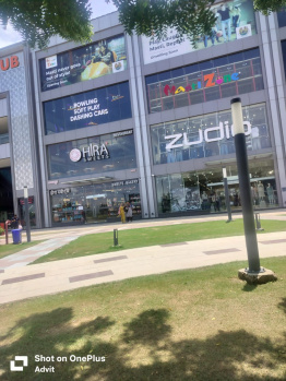 Showrooms for Sale in NH 24 Highway, Ghaziabad (5500 Sq.ft.)
