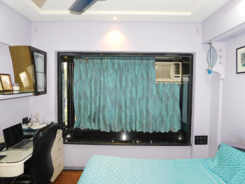 Flats & Apartments for Sale in Juhu, Mumbai (700 Sq.ft.)