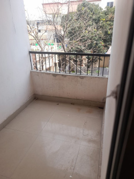 3 Bhk semi furnished flat available for rent at prime location morabadi