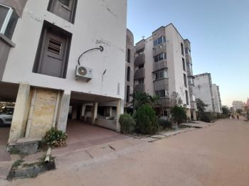 3 Bhk semi furnished flat available for rent at prime location Argora.