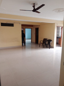 On Road 3bhk semifurnished flat available for rent with all amenities