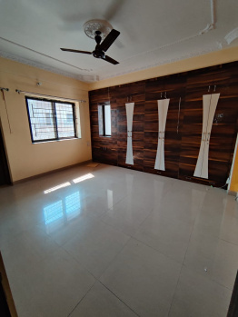 This 3BHK falt is available on the prime location of Bariatu and Morabadi near Tetar Toli Talab.