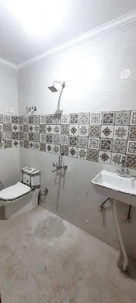 3 BHK Flats & Apartments for Sale in Indira Enclave, Saket, Delhi (100 Sq. Yards)