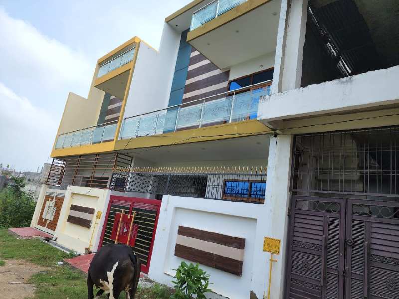 Independent villas at Shaheed path