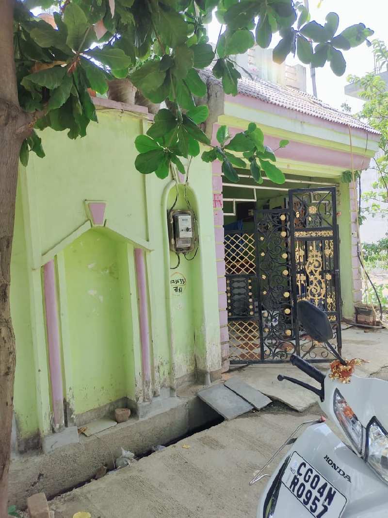 1200 sqft me 3bhk resale house with car parking only on 38 lakh in Bhathagon rawatpura phase 1
