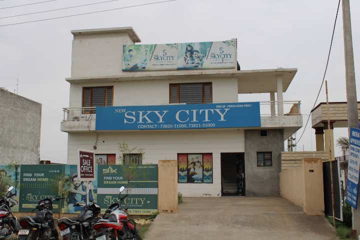NEW SKY CITY A Brand new project powered by  S.K Builders with30.5 acre of township counting 1000 + Plots of Diffrent sizes Stat's  55 to 200 Sq.yd. plots    NEW SKYCITY brings with it the bonus of excellent accessibility & convenient access to all m