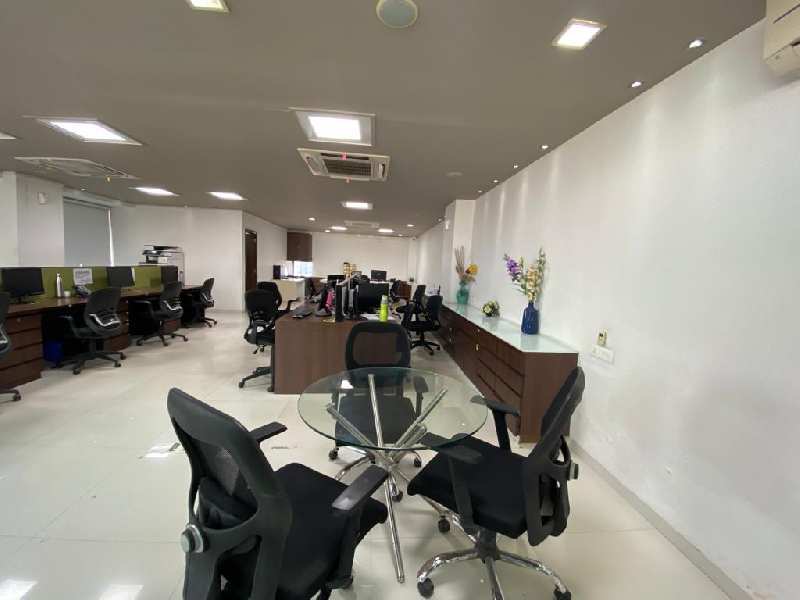 1400 Sq.ft. Office Space for Rent in Prahlad Nagar, Ahmedabad