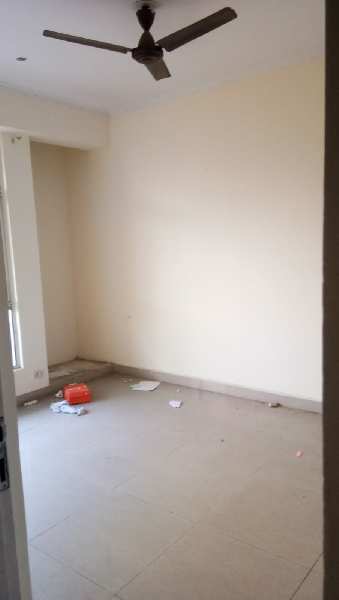 2 Bhk plus study room flat for sale in Supertech livingston , Crossing republic Ghaziabad