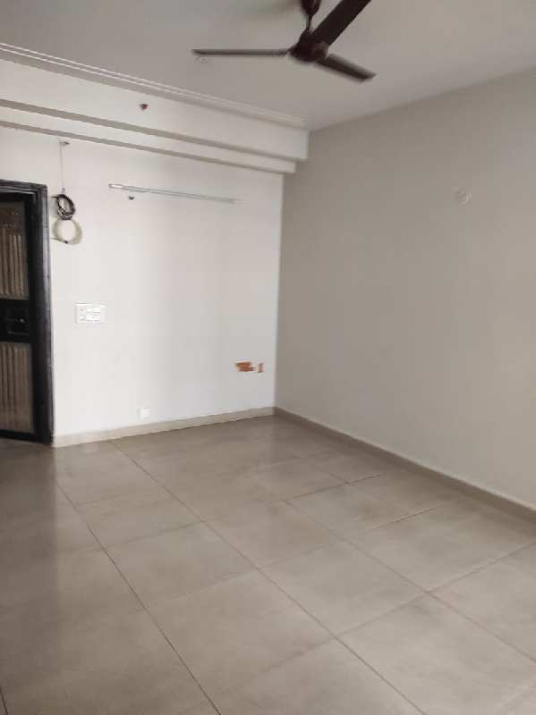 4 Bhk plus study plus servent room set paint house for sale in Cosmos Golden heights society, crossing Republik Ghaziabad