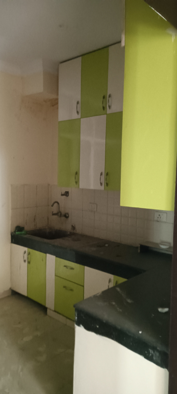 3 bhk  room flat for sale  in crossing republic Ghaziabad