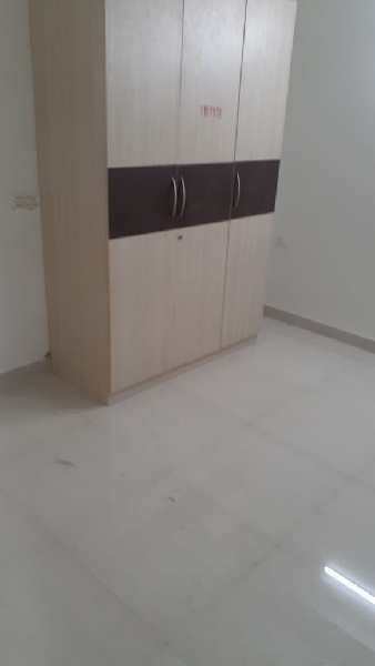 2 BHK Flats & Apartments for Sale in Sector 81, Gurgaon (930 Sq.ft.)