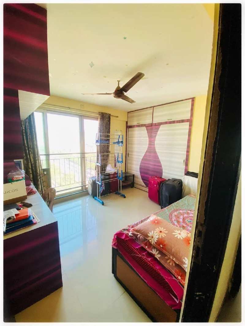 2bhk is Available For sale in Rustomjee Athena majiwada