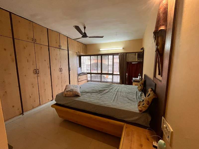 2BHK Apartment available on rent in Versova.