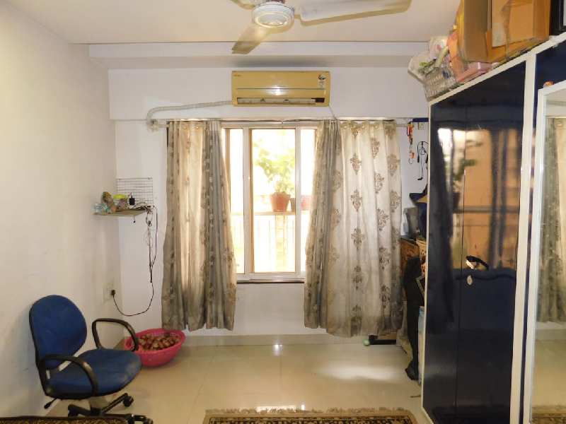 2 BHK Flats & Apartments for Rent in Azad Nagar, Mumbai (950 Sq.ft.)