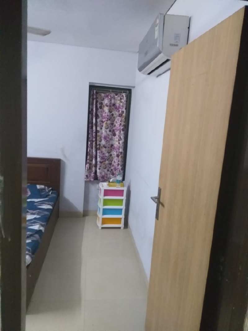 1 BHK Furnished Flat On Rent In Versova Yari Road