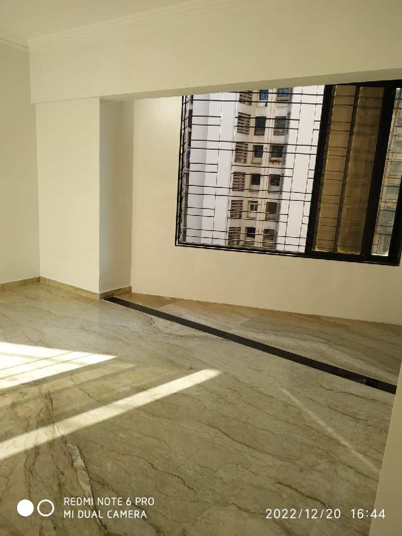 3 BHK Un-Furnished Flat On Rent In New link road