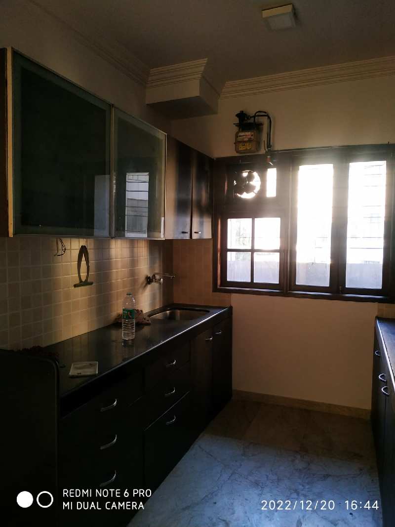 3 BHK Un-Furnished Flat On Rent In New link road