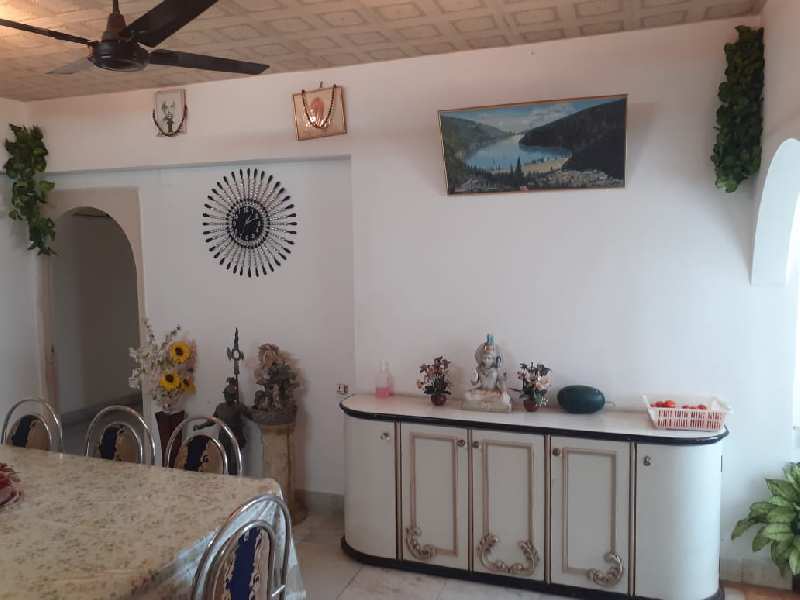 3BHK, Fully-furnished, on rent in Lokhandwala