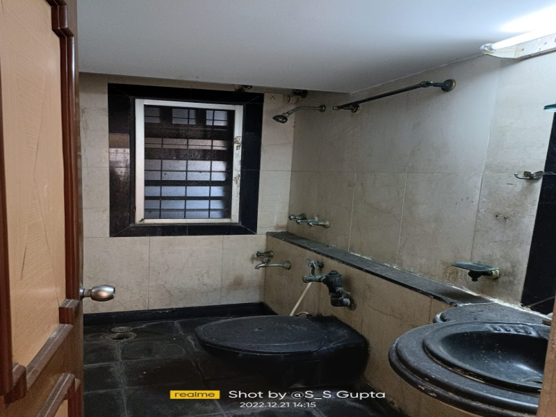 3BHK, Semi-furnished, On rent in Old Mhada, Versova Telephone Exchange