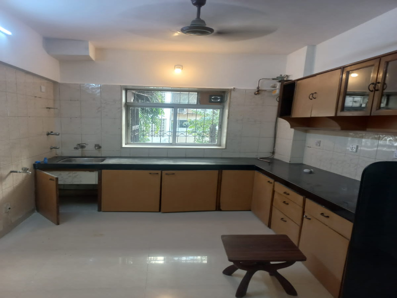 2BHK, Semi-furnished, on rent in oshiwara, andheri