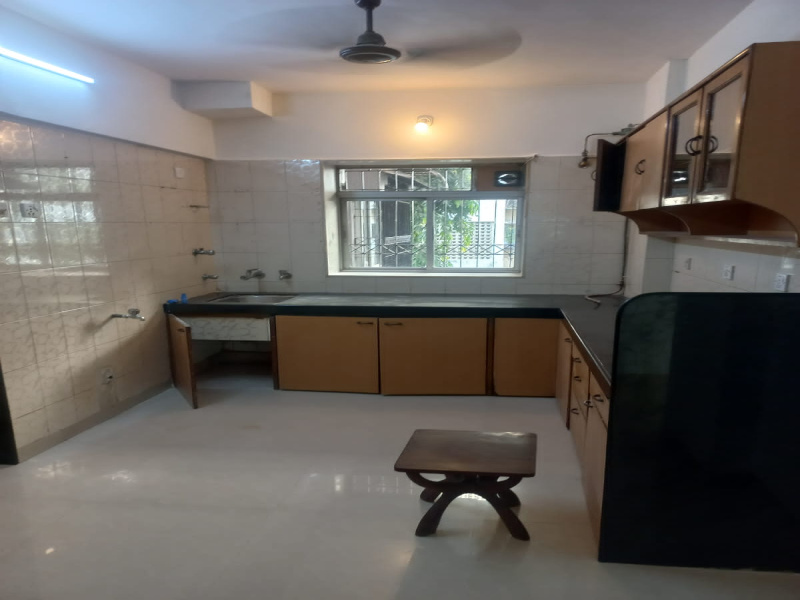 2BHK, Semi-furnished, on rent in oshiwara, andheri
