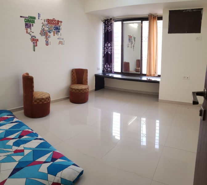 4BHK, Fully-furnished, on rent in New link Road, Infinity mall
