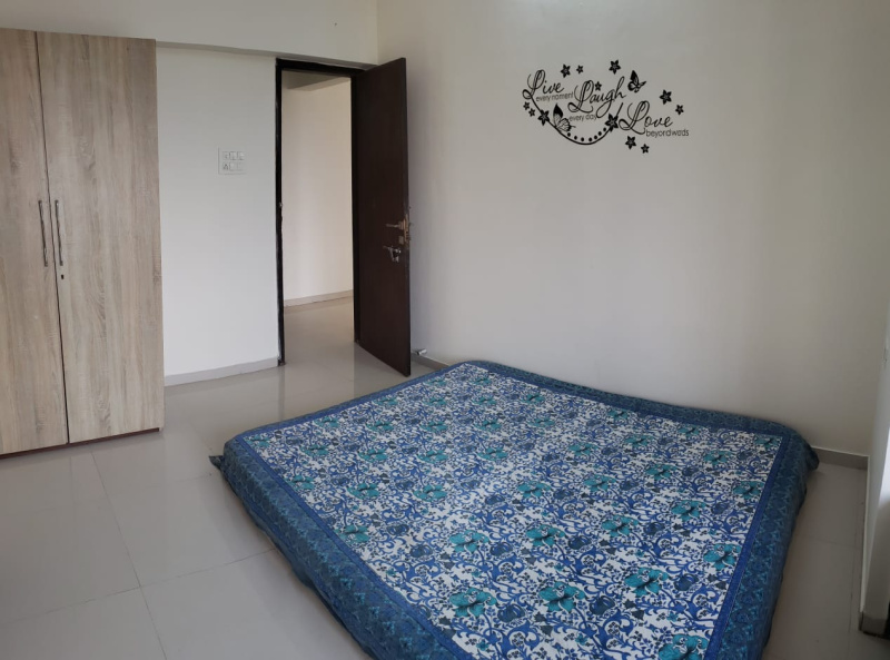 4BHK, Fully-furnished, on rent in New link Road, Infinity mall