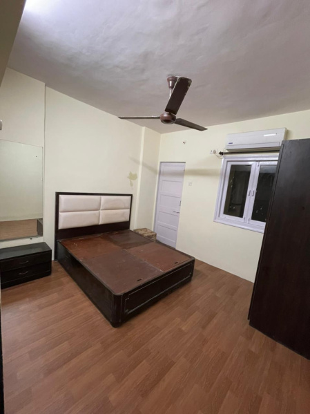 1BHK , Semi-furnished, on rent in old lokhandwala