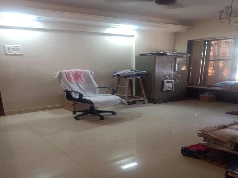 1BHK< Semi-furnished, on rent in Aram Nagar Versova