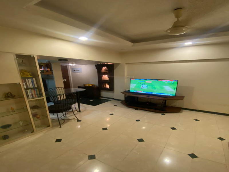 2BHK, Semi-furnished on rent in oshiwara