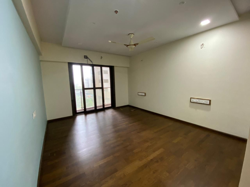On Rent 4 BHK in 4 Bungalows Jp, Road