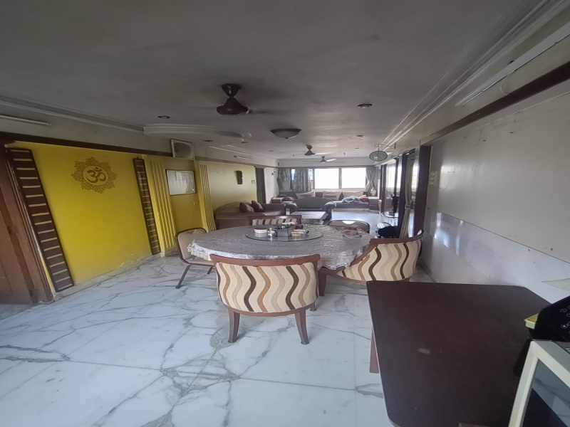On Rent 3BHK in Seven Bungalows ,Near Versova Social