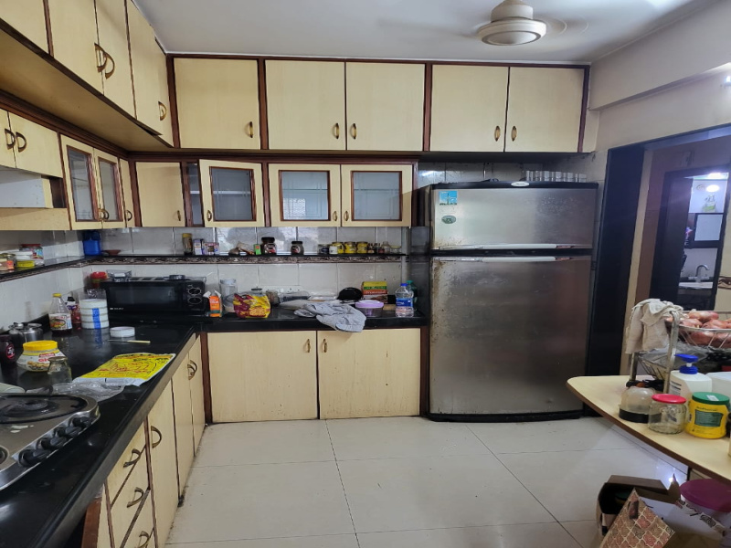 On Rent 2BHK in Lokhandwala complex