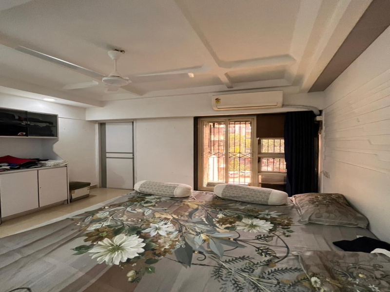 On Rent 2BHK in Juhu Versova Link Road