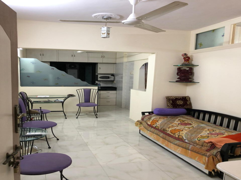 On Rent 2BHK in Juhu Versova Link Road