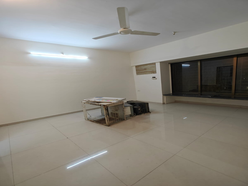 On Rent 2BHK in Andheri  Link Road Opp Infinity Mall