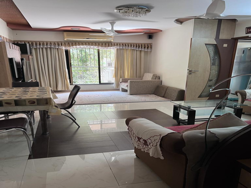 2 BHK Flats & Apartments for Sale in Juhu, Mumbai (1000 Sq.ft.)