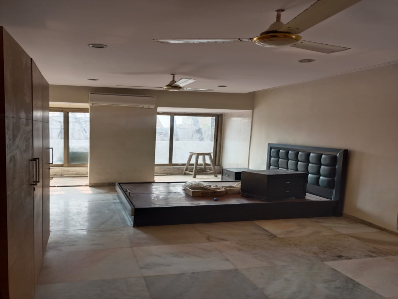 3 BHK Flats & Apartments for Rent in Juhu, Mumbai (2600 Sq.ft.)