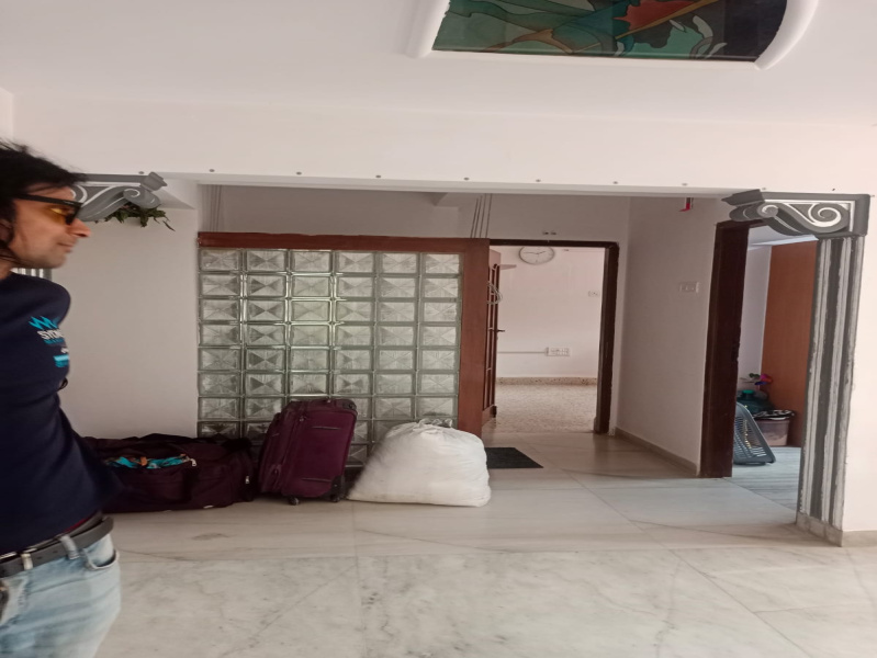 1 BHK Flats & Apartments for Sale in Versova, Mumbai (650 Sq.ft.)