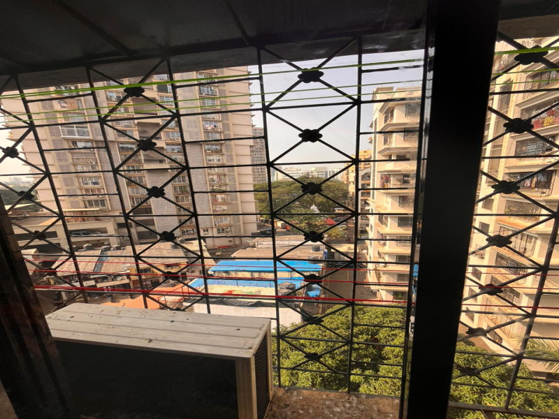2 BHK Flats & Apartments for Sale in Versova, Mumbai (840 Sq.ft.)