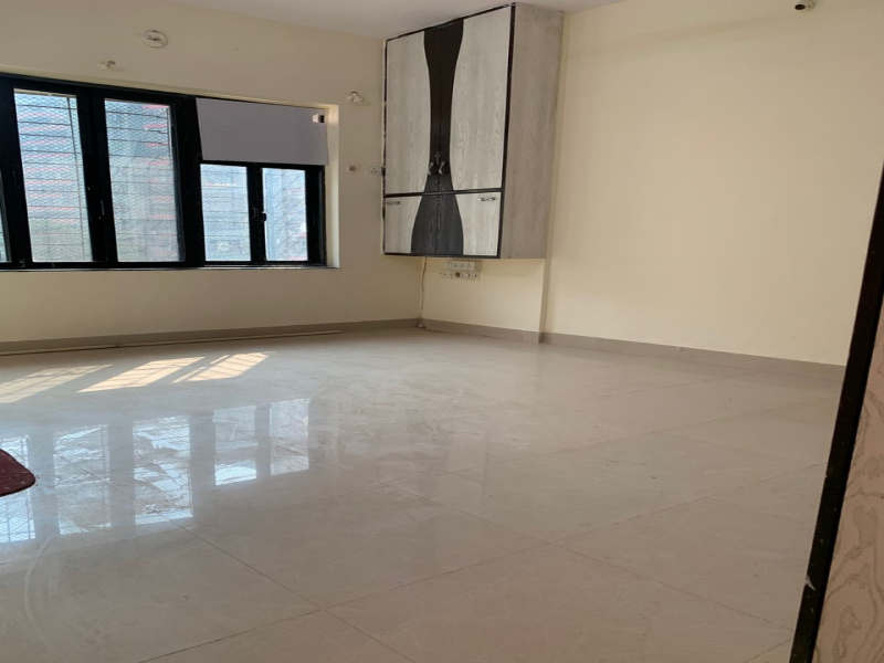 2 BHK Flats & Apartments for Rent in Oshiwara, Mumbai (900 Sq.ft.)