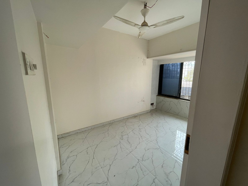 3 BHK Flats & Apartments for Rent in Lokhandwala, Mumbai (1040 Sq.ft.)